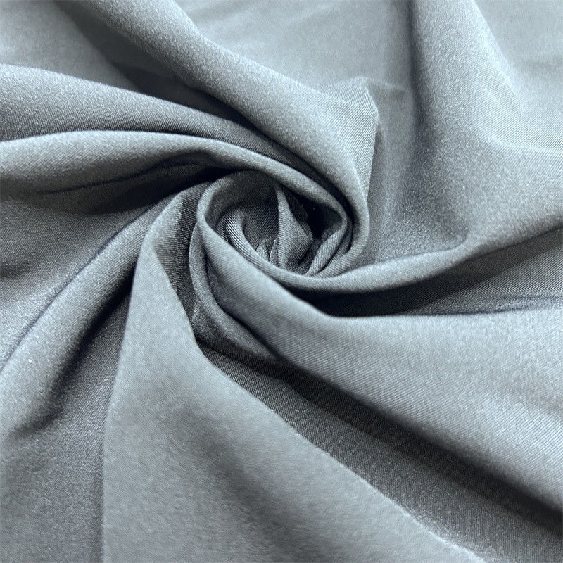 75D Tejido de poliéster reciclado de spandex mate 2/1 Twill de cuatro lados elástico 75D+40D*75D+40D Superficie delicada